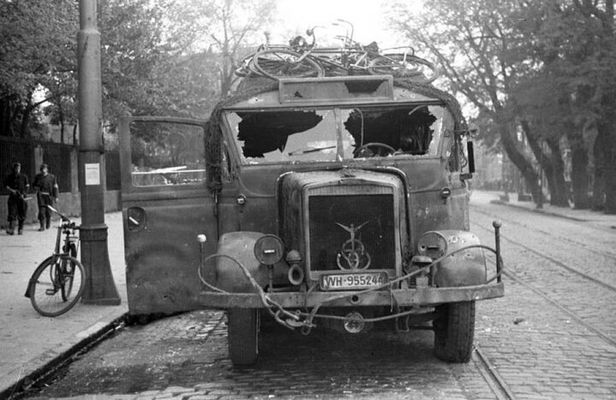 Amsterdam in World War Two Cycle Tour