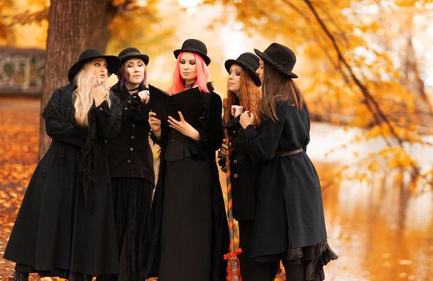 Witches Coven Walking Tour in New Orleans