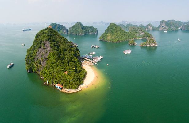 3 Day Guided Tour in Halong Bay from Hanoi by Cruise
