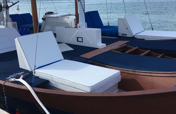 VIP Morning Delight Champagne Sailing and Snorkeling with Lunch