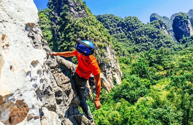 From Yangshuo: Rock Climbing with Transfer Private (3 hours)