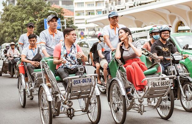 Small-group Saigon City Tour: 3-Hour Cyclo Ride to Hidden Stories