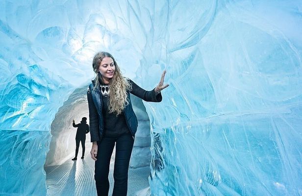 Perlan Ice Cave Admission & Golden Circle Tour in Reykjavik