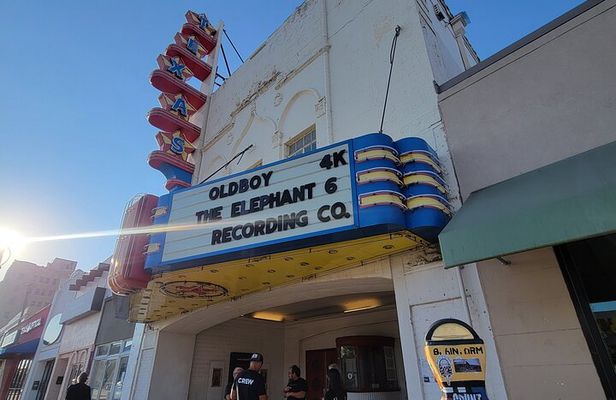 Food Walking Tour in Dallas : Cocktail package available