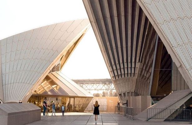 Sydney Half-Day Private Tour | Beaches, History & Icons