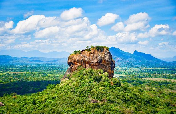 All Inclusive Sigiriya and Dambulla Day Tour from Colombo