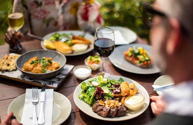 Culinary explorations: Flavors on a 3-Hour Food and Drink Tour.