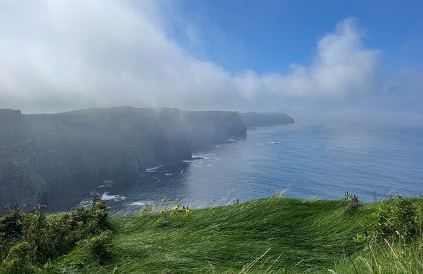 Cliffs of Moher and Bunratty Castle – Private Day Tour from Cork