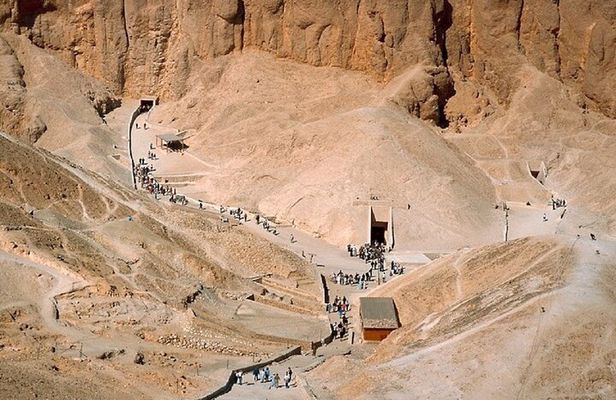 Full-Day Tour to Luxor West Bank includes 5 Sightseeings