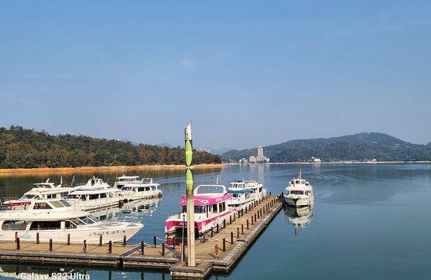 Private Day tour to Sun Moon Lake from Taipei