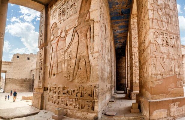 Luxor Half-Day:valley of the queens&habu temple &worker's tombs