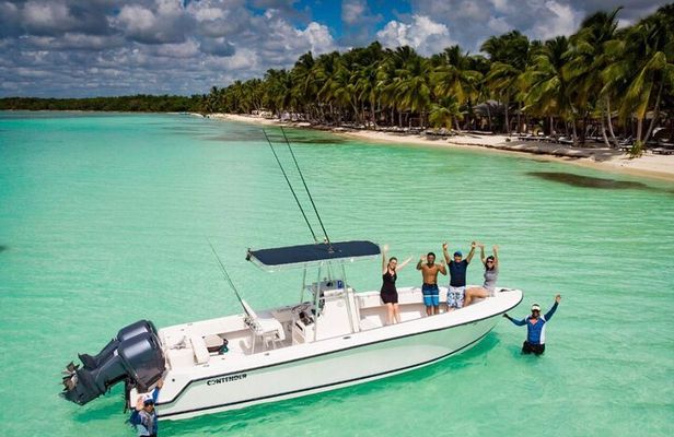 Private Isla Saona Boat Tour – Snorkeling Premium Drinks & Buffet