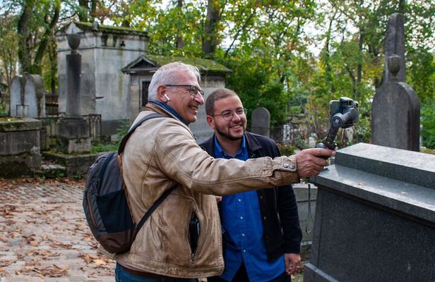 Père Lachaise Cemetery Tour: A Stroll Through Immortal History