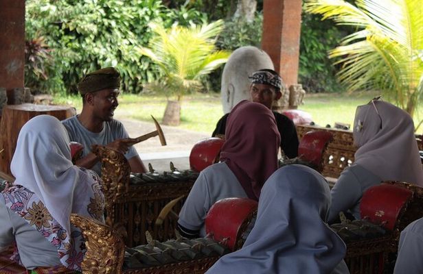 Bali: Traditional Gamelan Music Class with Visit Gong Smith