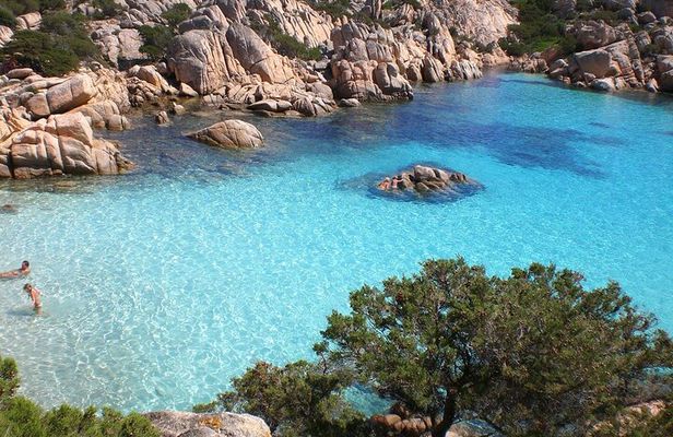 La Maddalena Archipelago and Caprera Boat Tour from Palau