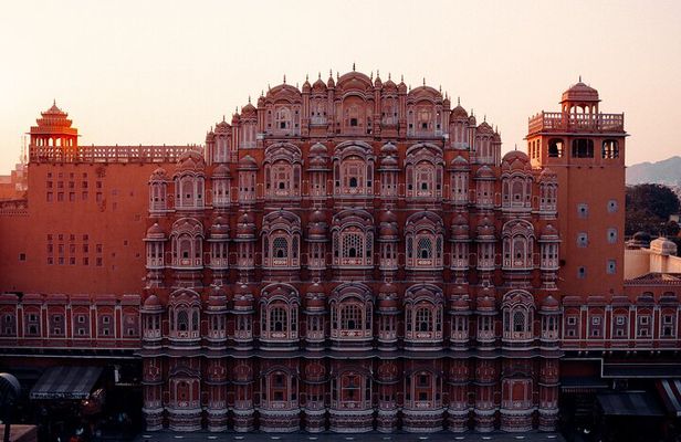 Private Jaipur City Tour from Delhi by Car