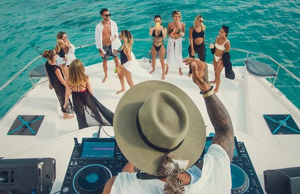All Inclusive Cancun Party DJ Evening Beat in 51' Leopard