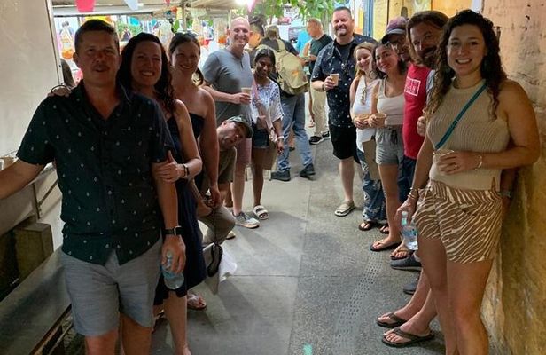 2 Hour and 30 Minutes Walking Tour in 5 De Diciembre