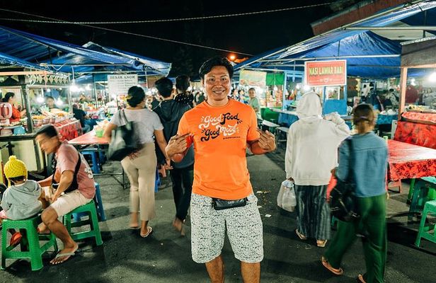 Bali Food Tour: Savor Street Food and Night Market Adventures