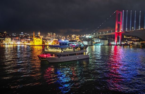 Half Day Sunset Luxury Yacht Dinner Cruise Tour in Istanbul