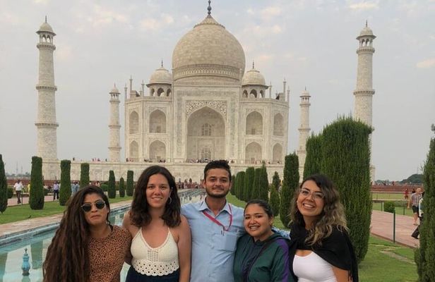 Taj Mahal Day Tour with Mughal Experiance From Delhi
