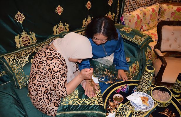 Moroccan Henna Experience