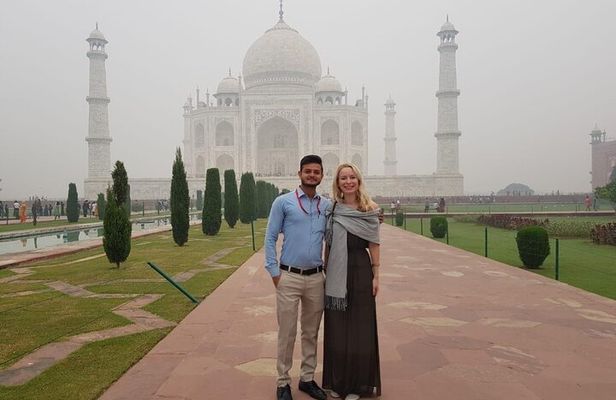 Sunrise Taj Mahal Tour by AC Car From Delhi