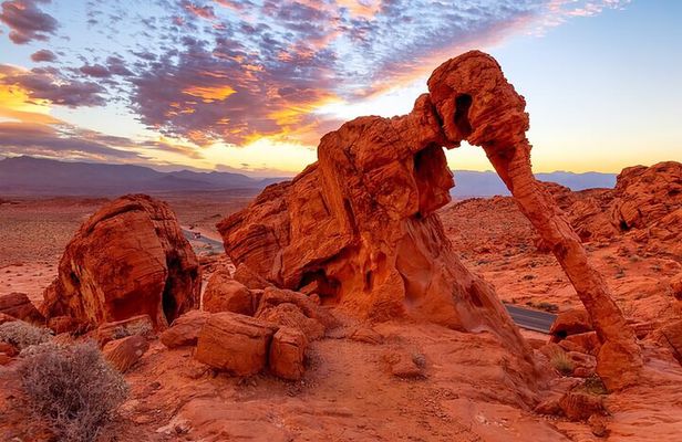 Valley of Fire State Park & Hoover Dam Tour
