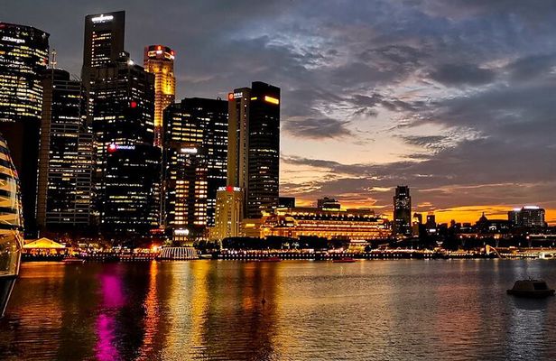 Singapore: Sunset Kick Scooter Tour