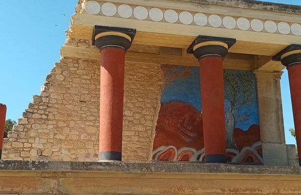 Guided Tour in Knossos Palace
