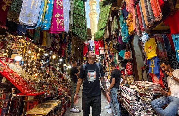 Private tour to Egyptian Museum, Citadel and Old Cairo with Lunch