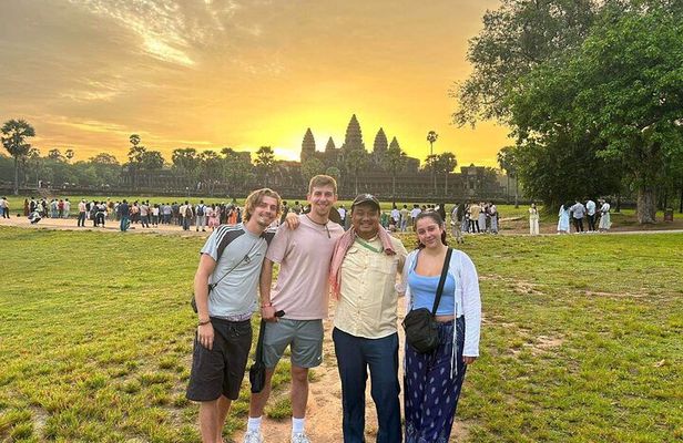 Private guided Full -day Angkor tour with sun set 