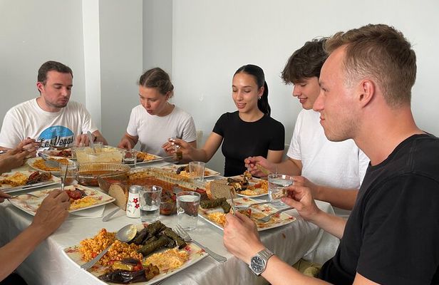 Traditional Family Dinner in Istanbul with with Eastern Family