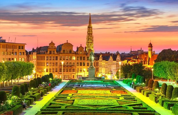 Brussels Christmas Market Magic Walking Tour with a Local