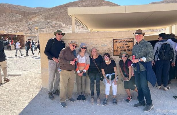 Guided tour to Luxor From Cairo by plane visiting the Tut Tomb