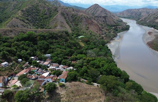The River House Experience & Santa Fé de Antioquia (2 Days Tour)