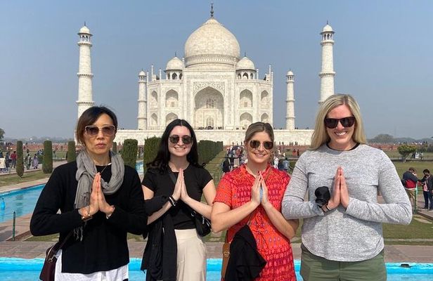 All Inclusive Taj Mahal, Fort & Baby Taj Tour from Delhi by Car