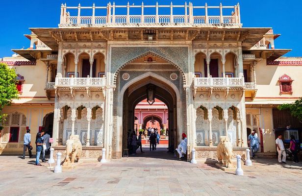 Overnight Jaipur Tour from Delhi by Car