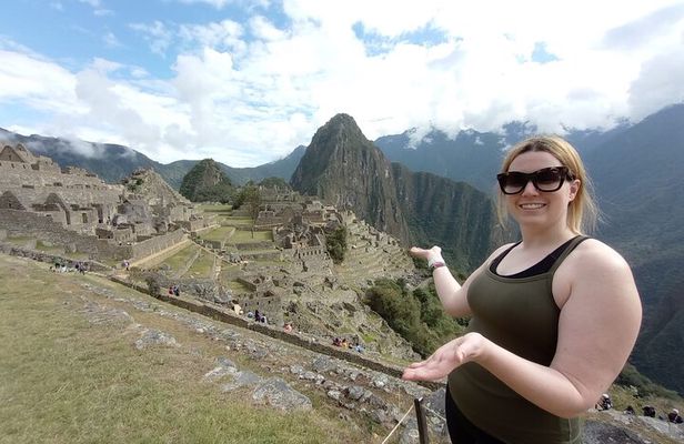 One-day visit to Machu Picchu by luxurious Vistadome train.