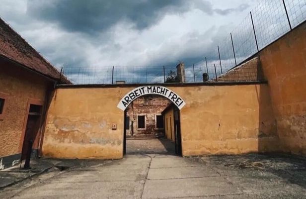 Private Terezín Ghetto Tour from Prague with Local Expert