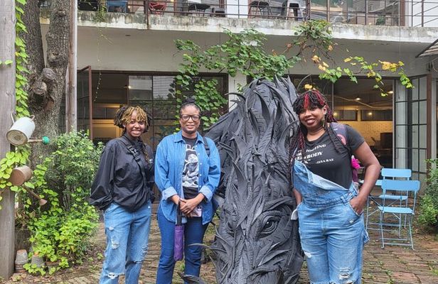 Seongsu-dong Walking Tour: K-Pop, Culture, Cheer, Friends & Relax