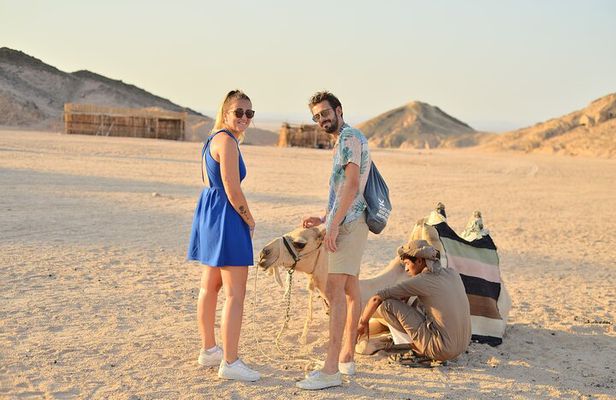 Hurghada: Safari 4x4 Jeep, Camel Ride, Dinner & Star Watching