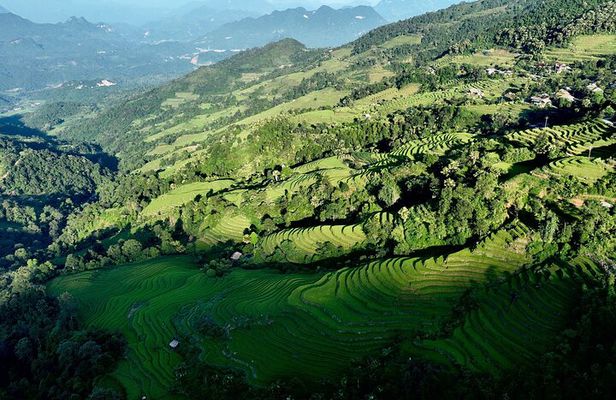 Hagiang City tour 1/2 day to local villages, waterfall, ricefield