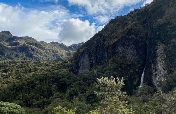 Private Day Tour of the Páramo and Papallacta Hot Springs