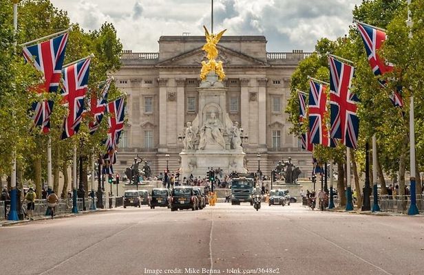 Family-Friendly Royal London: Private Full-Day Highlights Tour 