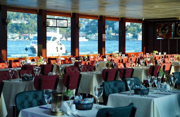 Istanbul: Luxury Dinner & Traditional Dance Bosphorus Cruise