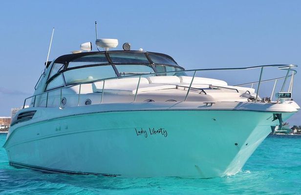 Cruise in Elegance: Luxury Yacht Rental in Cancun