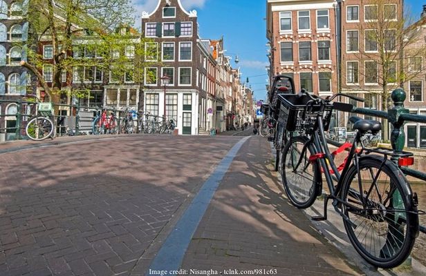 The Best of Amsterdam: Private Full-Day Tour with a Canal Cruise