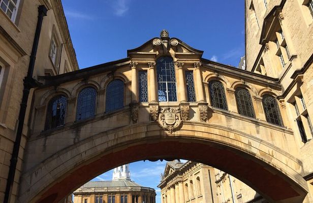 Private Day Trip from London Oxford and Cotswolds Villages