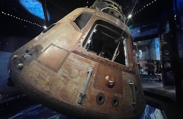Smithsonian Highlights Walking Tour w/ Reserved Air & Space Entry